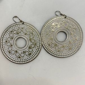 Earrings white and gold